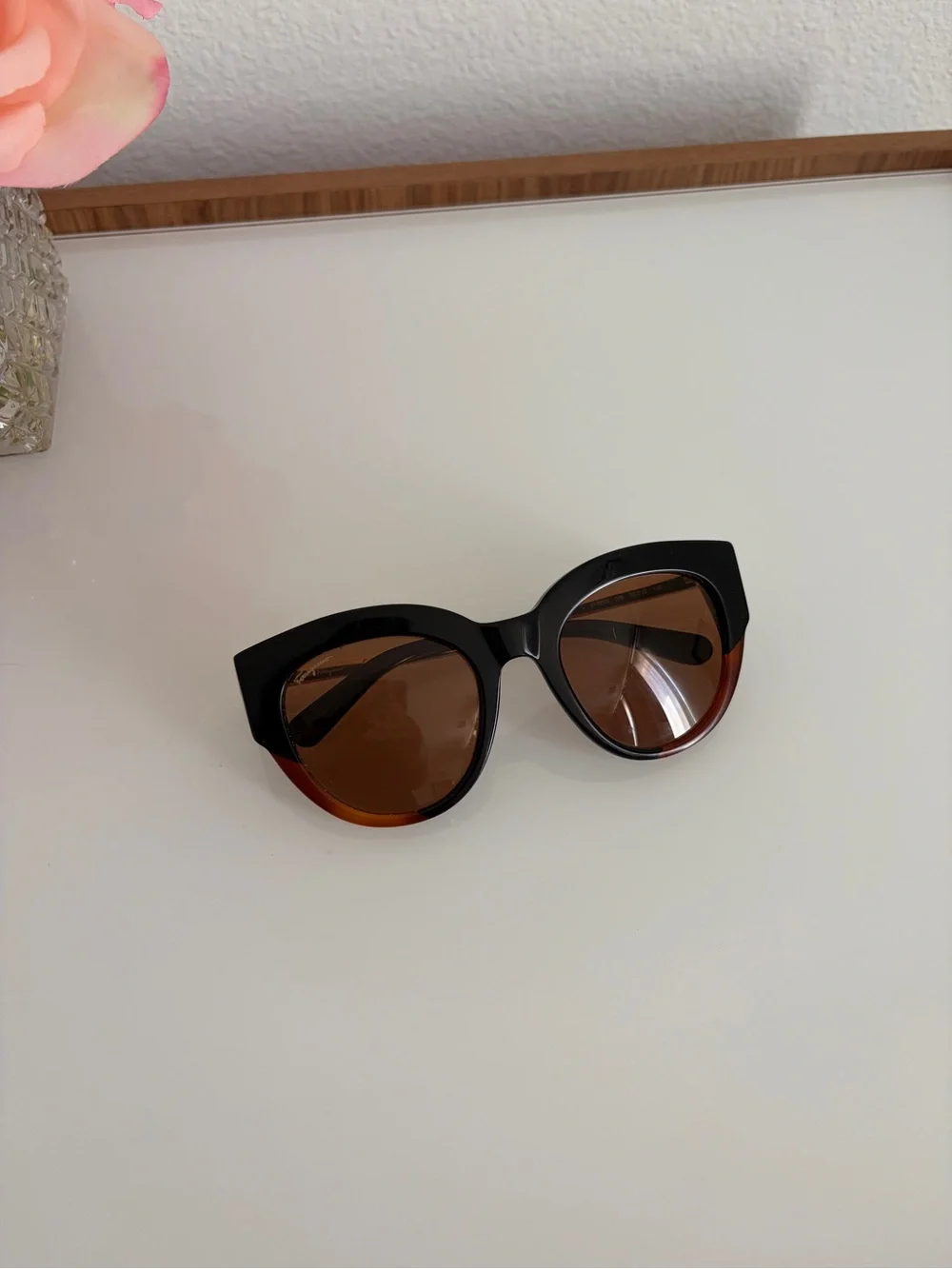 Salvatore Ferragamo Black and Brown Gradient Cat-Eye Sunglasses